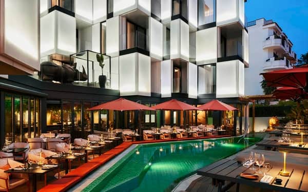 Sir Joan Hotel