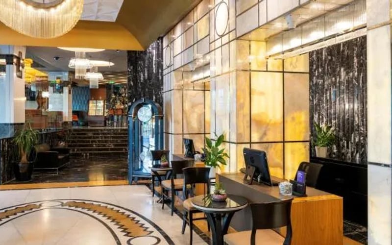 Radisson Blu Hotel Istanbul Pera: Katzenfreundlich hotel in Istanbul