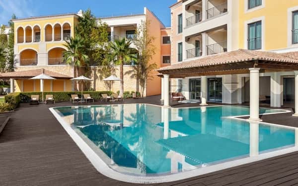Cascade Wellness Resort: Chiens acceptés hotel in Lagos
