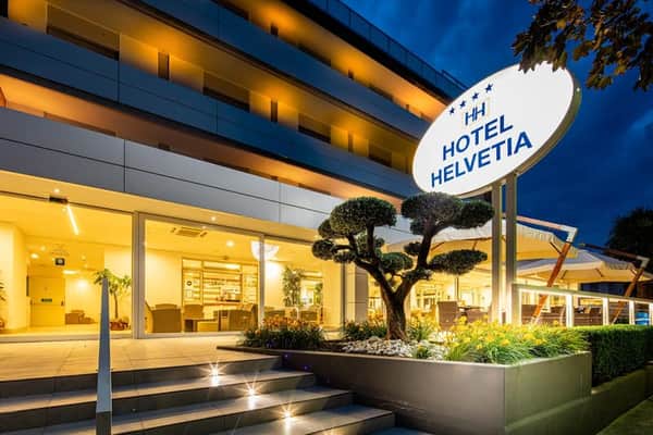 Hotel Helvetia: Acceso a la playa hotel in Lignano Sabbiadoro