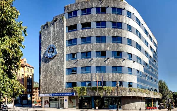 Aparthotel Campus: Cat-friendly hotel in Oviedo