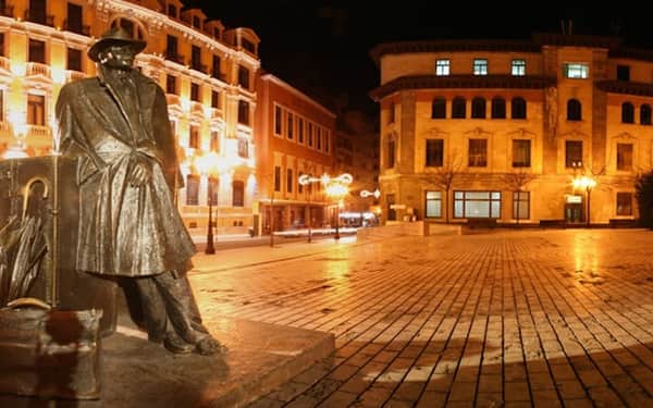 Hotel Santa Cruz: Cat-friendly hotel in Oviedo