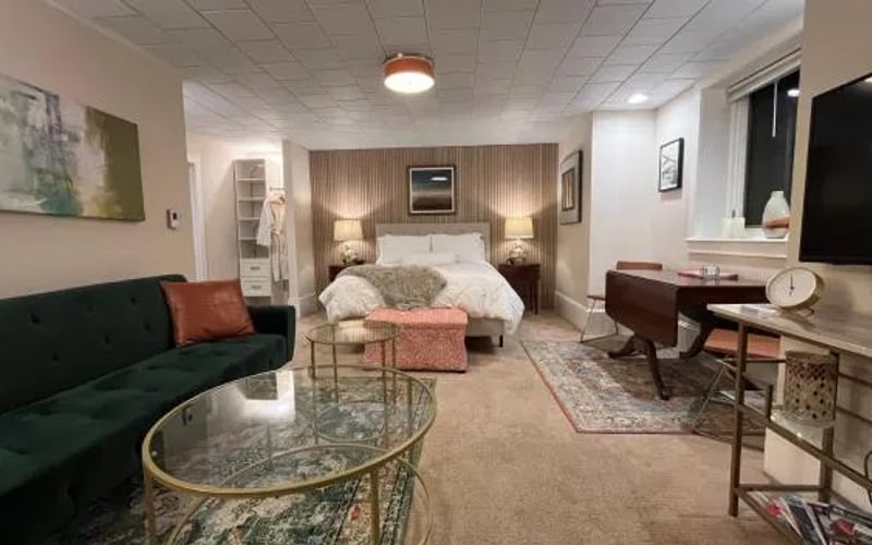 Dougan Suites: Near Parks hotel in Portland
