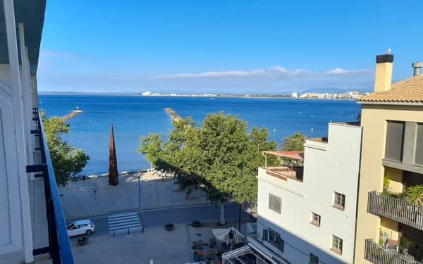 Hotel Ramblamar: Cat-friendly hotel in Roses