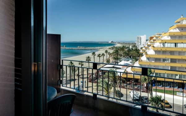 Hotel Montecarlo: Cat-friendly hotel in Roses
