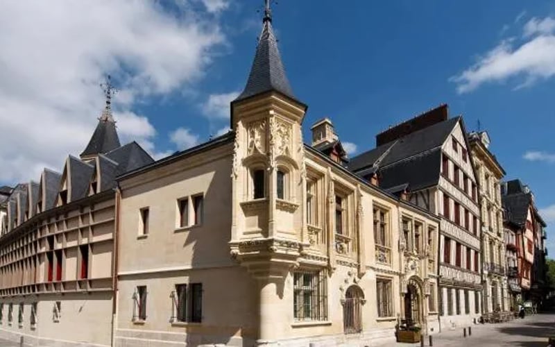 Hôtel de Bourgtheroulde, Autograph Collection