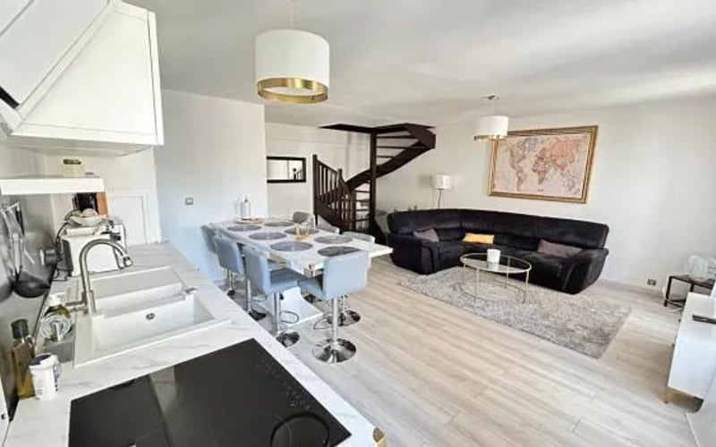 SPACIEUX DUPLEX PRES DES QUAIS DE SEINE LINGE MAISON FOURNI PARKING GRATUIT 4 CHAMBRES bienvenue à vous