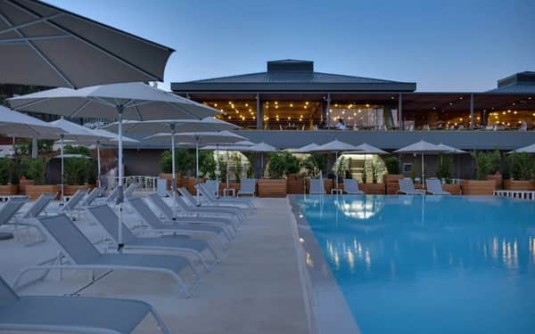 Maistra Select Amarin Resort