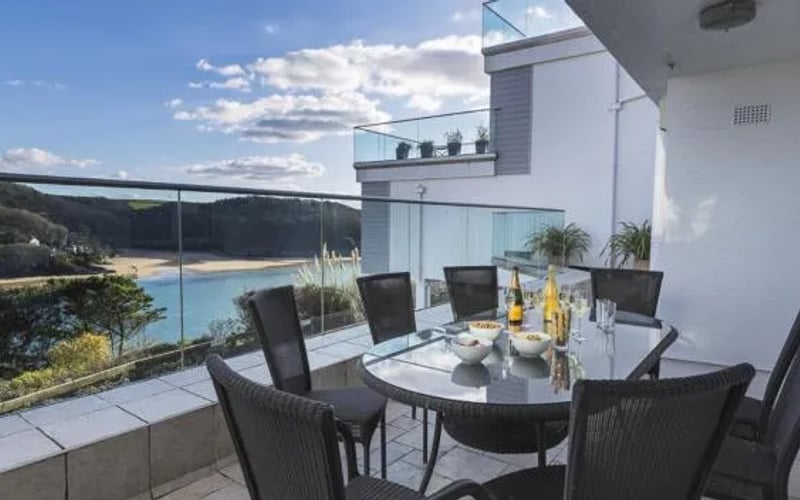 2 Hamstone Court