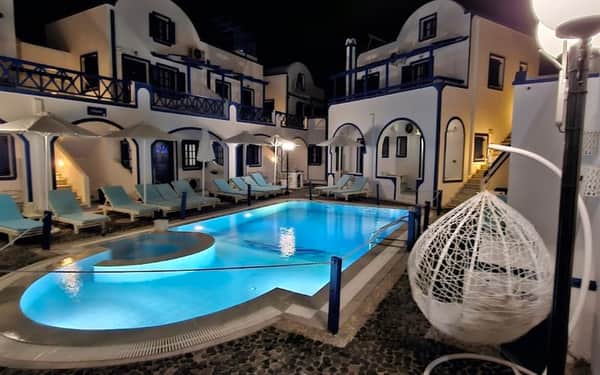 Roula Villa Studios & Apartments