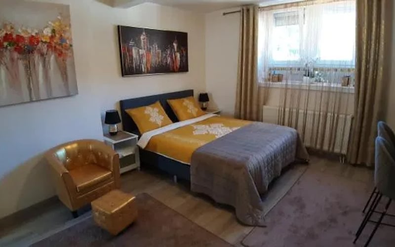 Room Of LUX SPA " TABARKA ": Hundefreundlich hotel in Spa