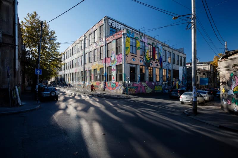 Fabrika Hostel & Suites