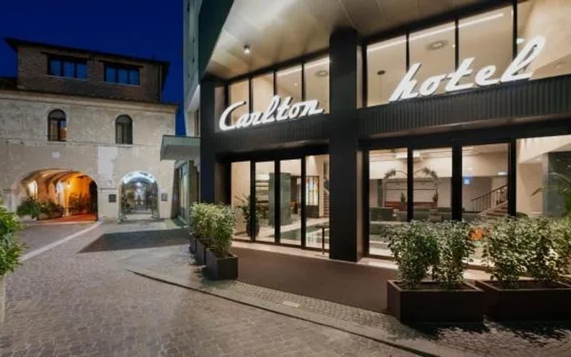 Hotel Carlton