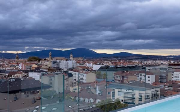 Kora Green City - Aparthotel Passivhaus: Dog-friendly hotel in Vitoria-Gasteiz