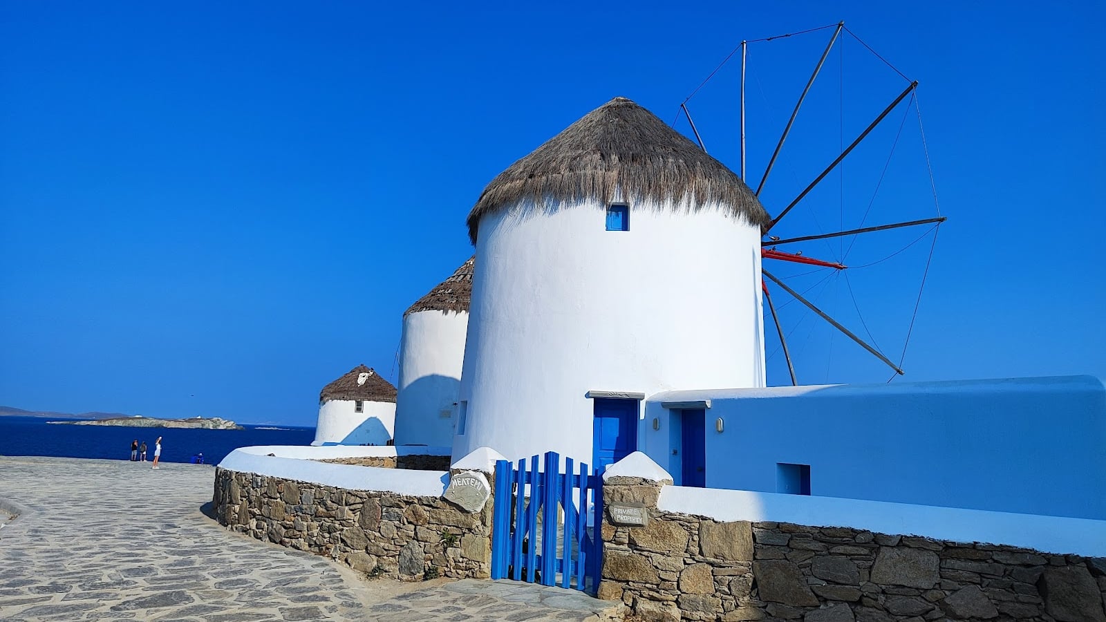 Pet-friendly hotels on Mykonos, dog-friendly travel Griechenland