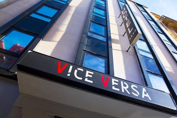 Hotel Vice Versa - pet-friendly hotel Paris 15e