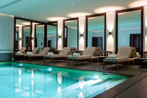J.K. Place Paris - pet-friendly hotel Paris 7e