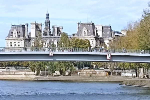 Novotel Paris 20 Belleville - pet-friendly hotel Paris 20e